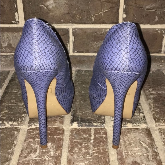 Victoria Secret Colin Stuart Pumps - Picture 2 of 3